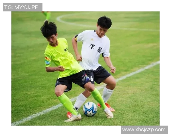 足球巨星的传奇之路:从青涩少年到全球瞩目的足球偶像